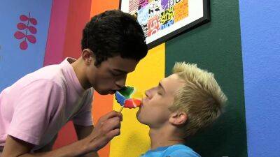 Hung blond twink Patrick Kennedy anal plows Dustin Cooper - drtuber.com