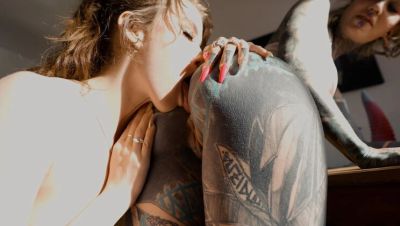 Eden Ivy - Anuskatzz - Tattooed Lesbian Anal Gape and Squirting with Big Toy - Anuskatzz & Eden Ivy Hardcore Play - veryfreeporn.com - Britain